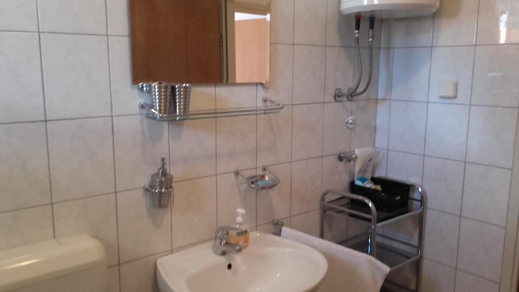 Apartment Max Omis Exterior photo