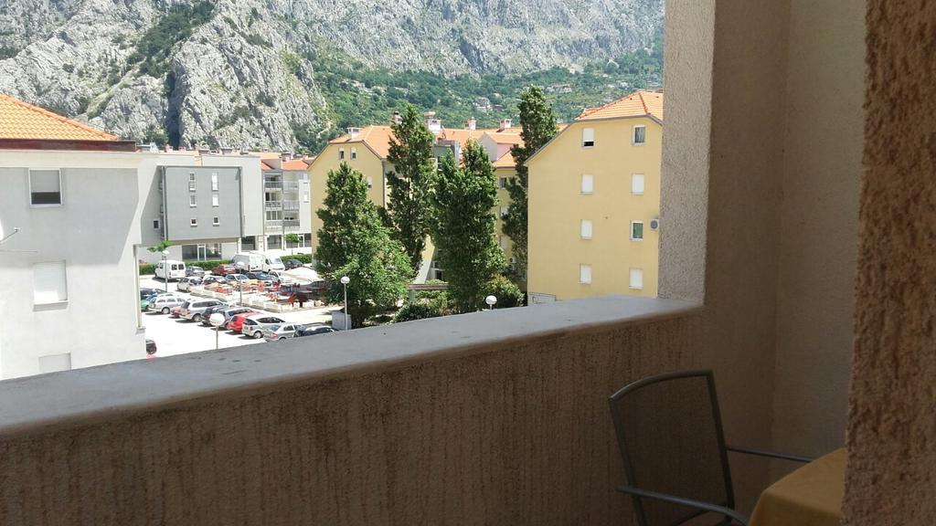Apartment Max Omis Exterior photo