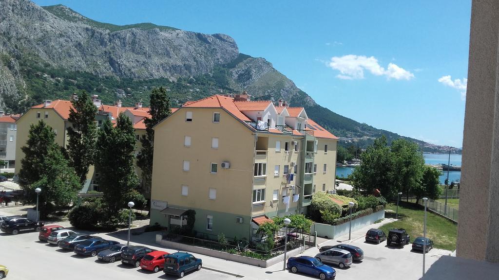 Apartment Max Omis Exterior photo
